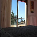 Otel Nina 2*