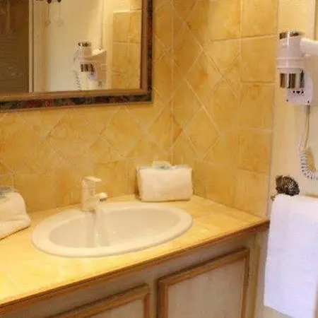 Hotel Nina 2*