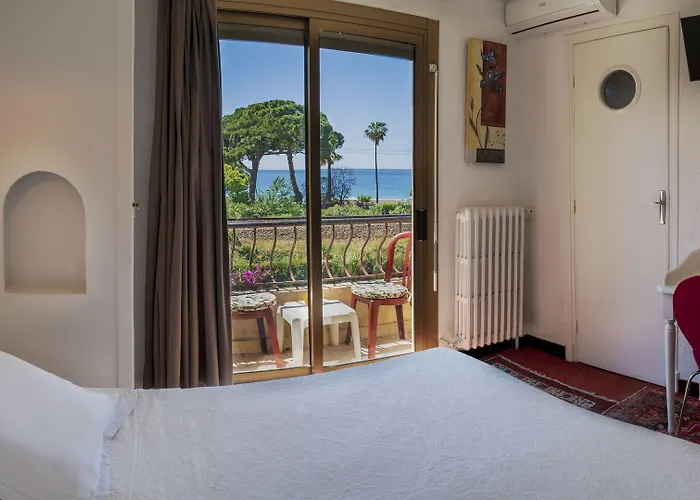 Nina Antibes